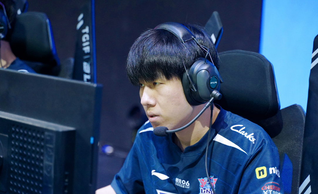 足球篮球互动Scout爆冷击败快船，势不可挡引爆全场！的简单介绍