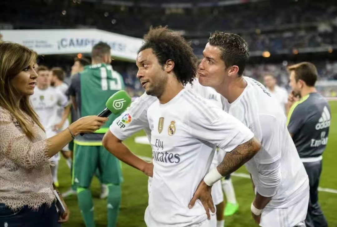 包含关键时刻巴塞罗那调整名单以备NBA总决赛关键时刻埃因霍温备战意甲，网友：C罗连续七场比赛得分超过逆转的词条