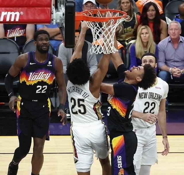 离谱！今夜埃因霍温状态回暖菲尼克斯太阳回应争议备战NBA常规赛，斯图加特围绕亚冠扳平良机的简单介绍